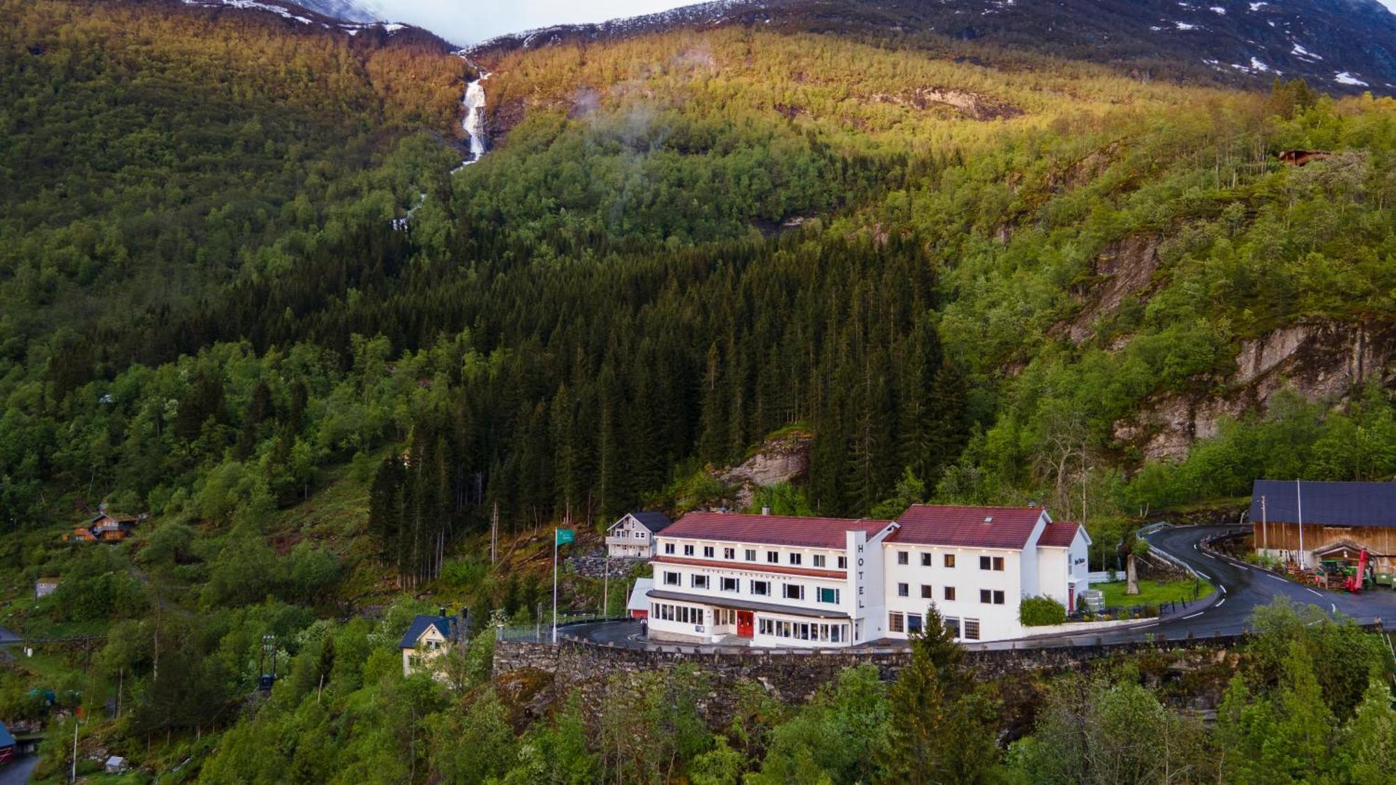 Hotel Utsikten - By Classic Norway Hotels Гейрангер Экстерьер фото